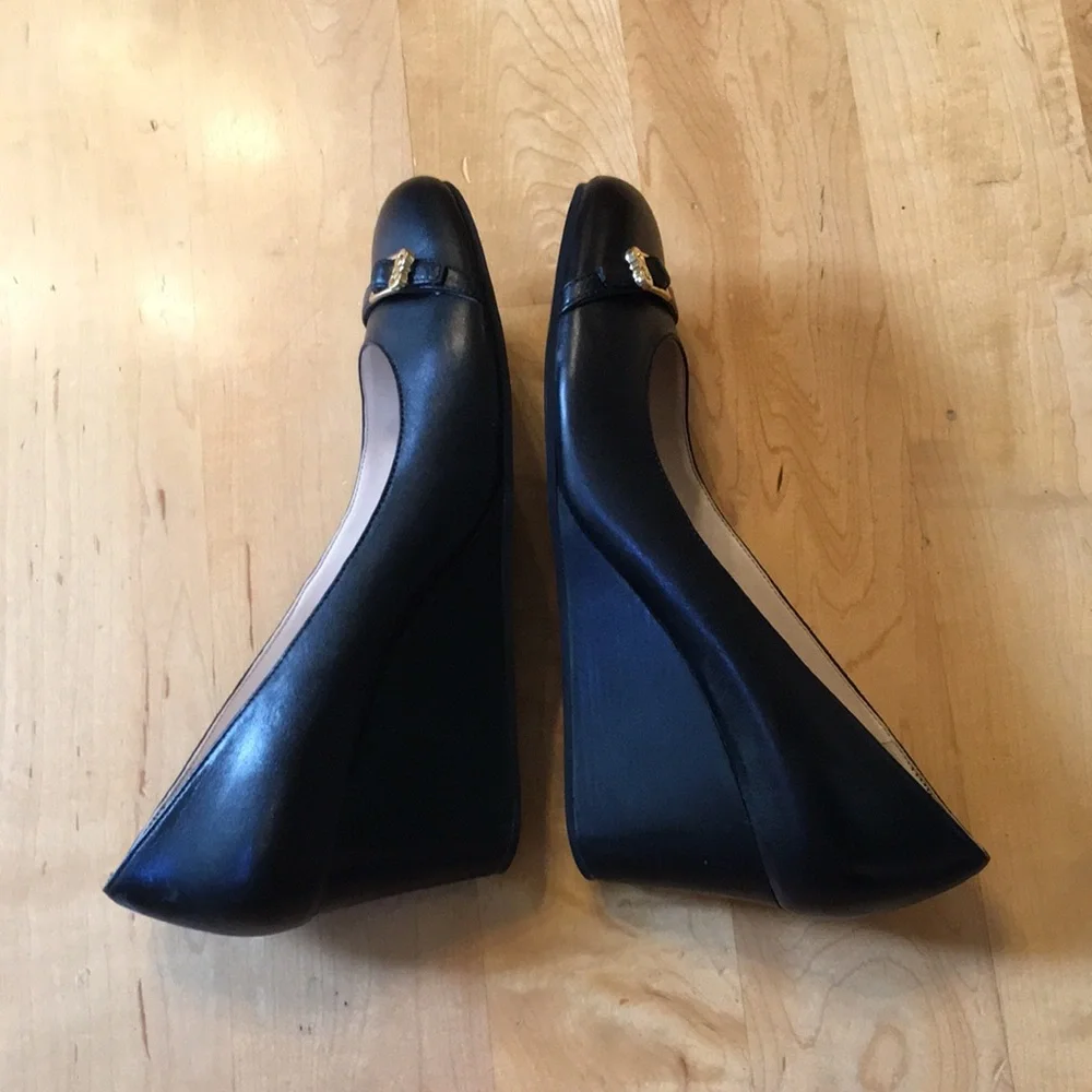 COLE HAAN | Grand Black Leather Wedge Pumps